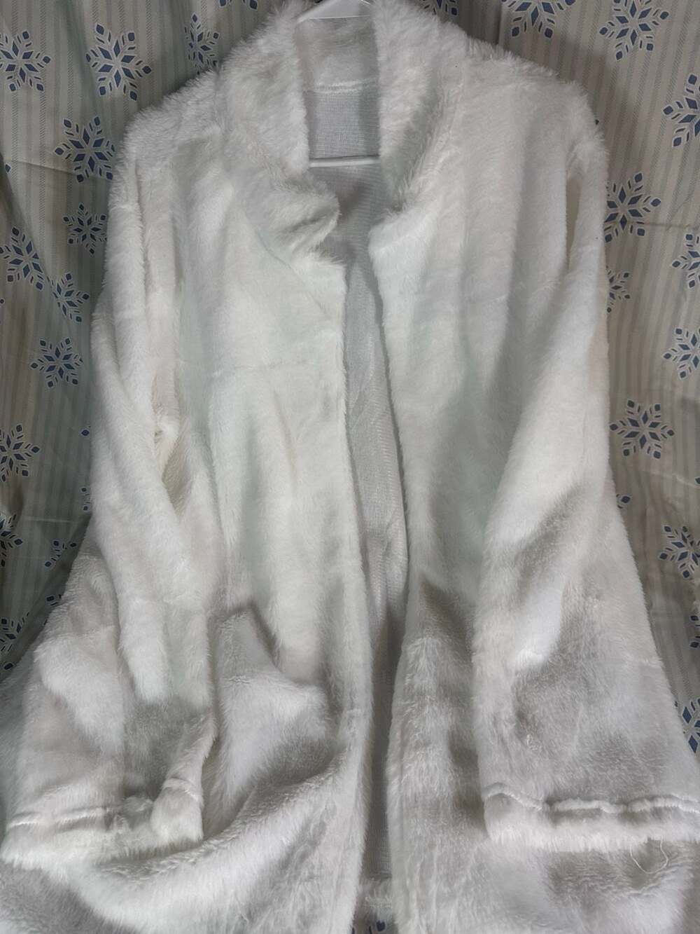 Women's White Faux Fur Open Front Long Sleeve Coat with Pockets